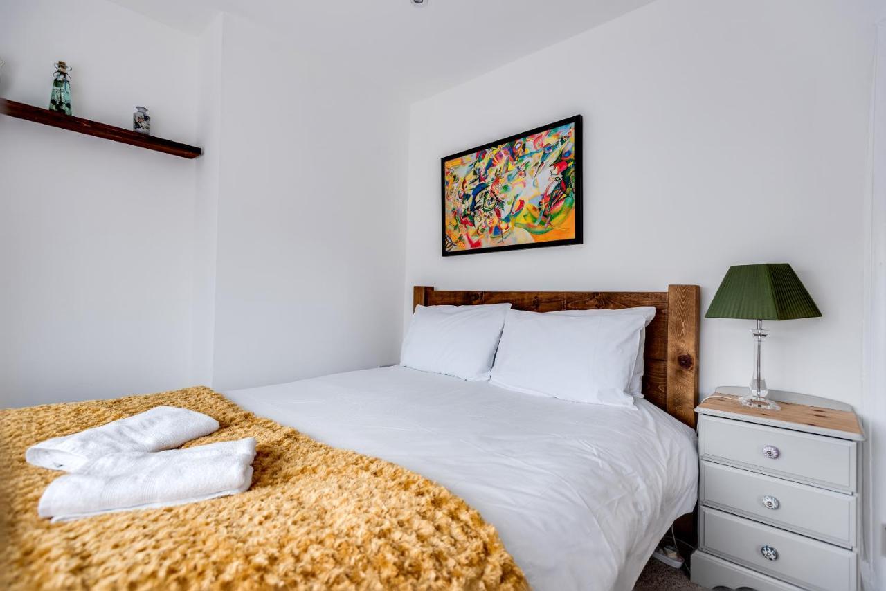 Award Winning 3 Bedroom House With Private Parking Florence Park