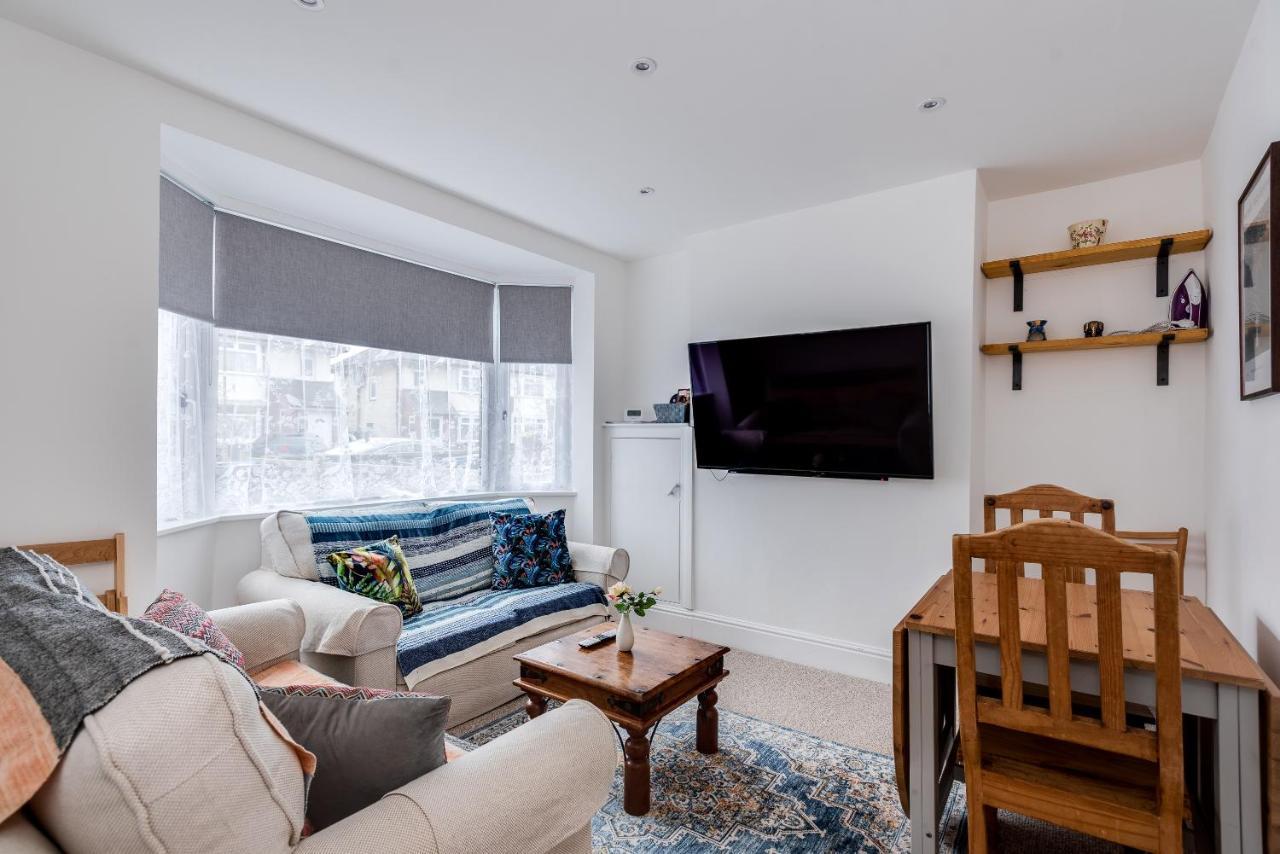 Award Winning 3 Bedroom House With Private Parking Florence Park